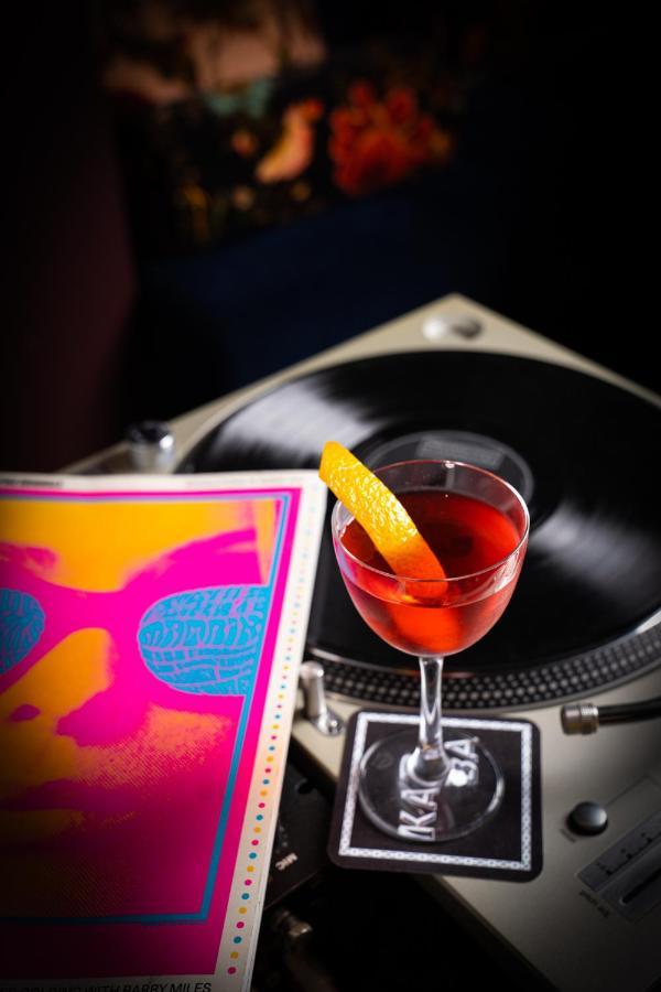 Ovolo The Valley Брісбен Екстер'єр фото A Pink Lady cocktail