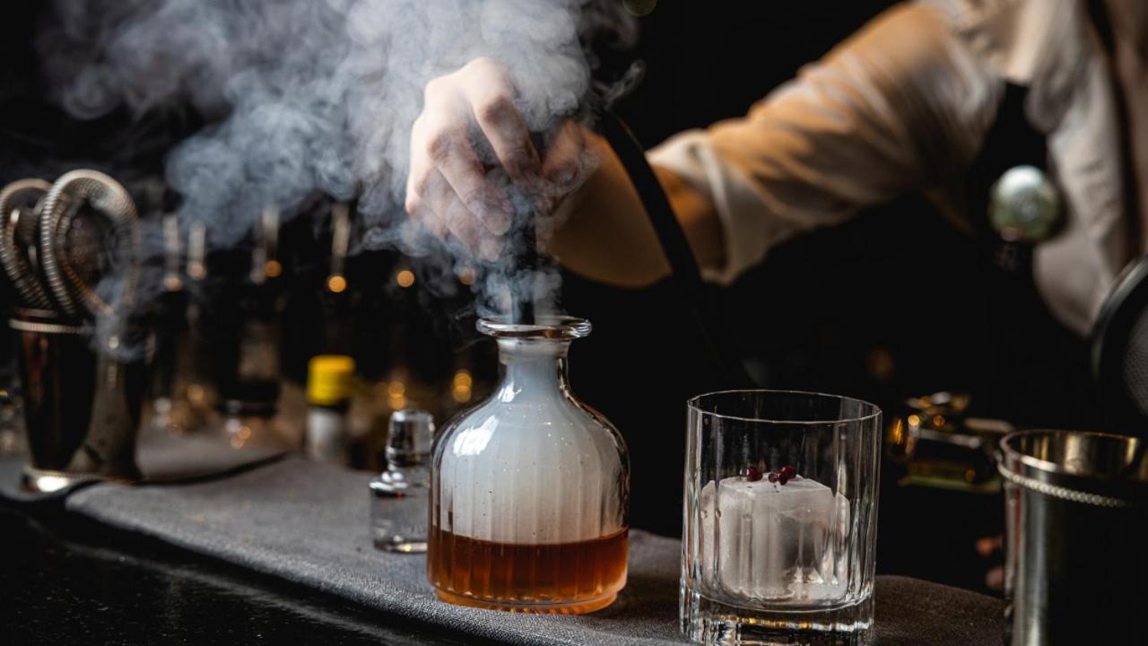 Ovolo The Valley Брісбен Екстер'єр фото Smoke being used in a cocktail