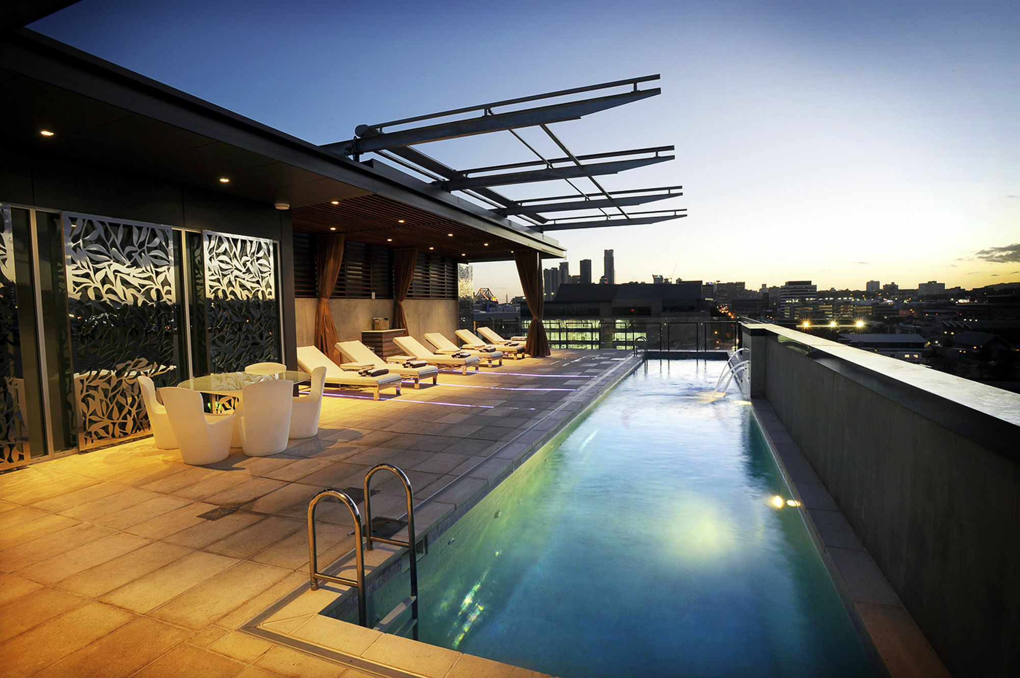 Ovolo The Valley Брісбен Екстер'єр фото Rooftop pool at the Mandarin Oriental, Barcelona